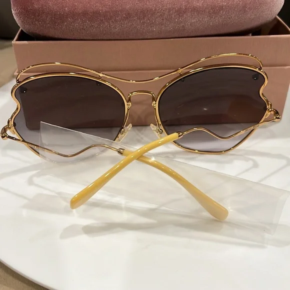 MIU MIU SUNGLASSES BRAND NEW 56R 65-19 70E-3E2 - Picture 5 of 6